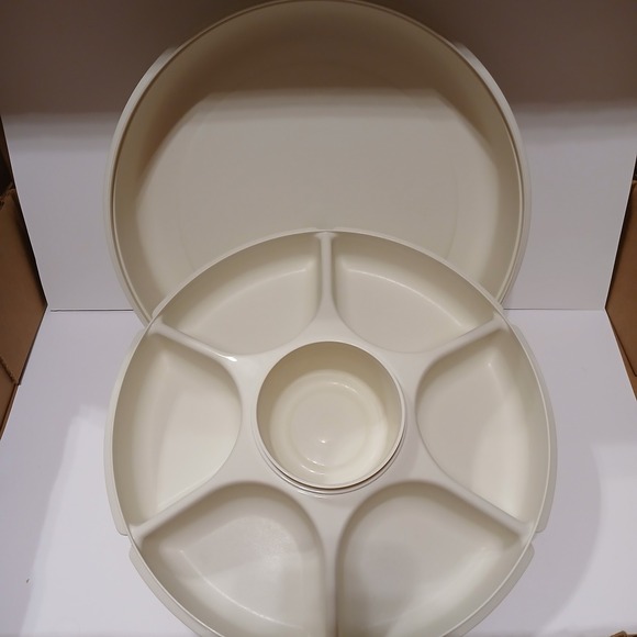 Tupperware Other - Vintage Tupperware Serving Center Set 1665 Beige Divided Veggie Tray Dip Cup